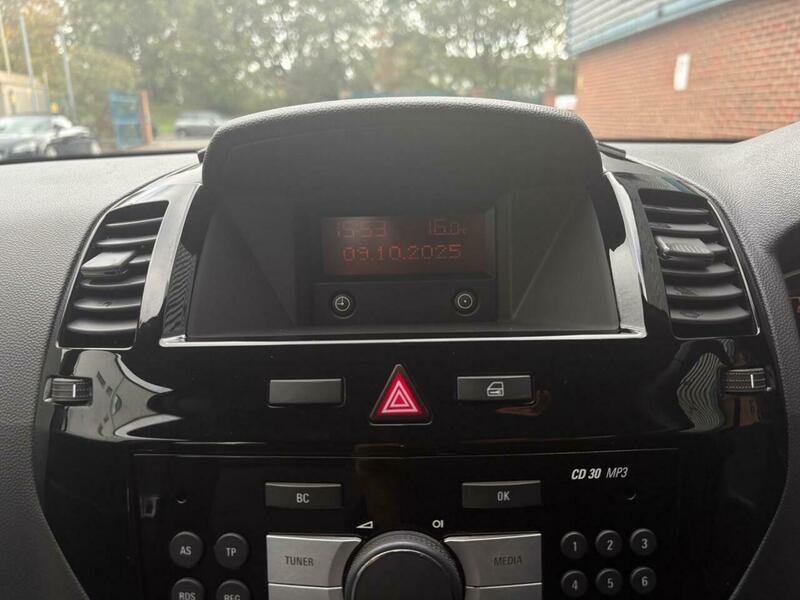 Used Vauxhall Zafira 2013 for sale - 76337871: Photo 24