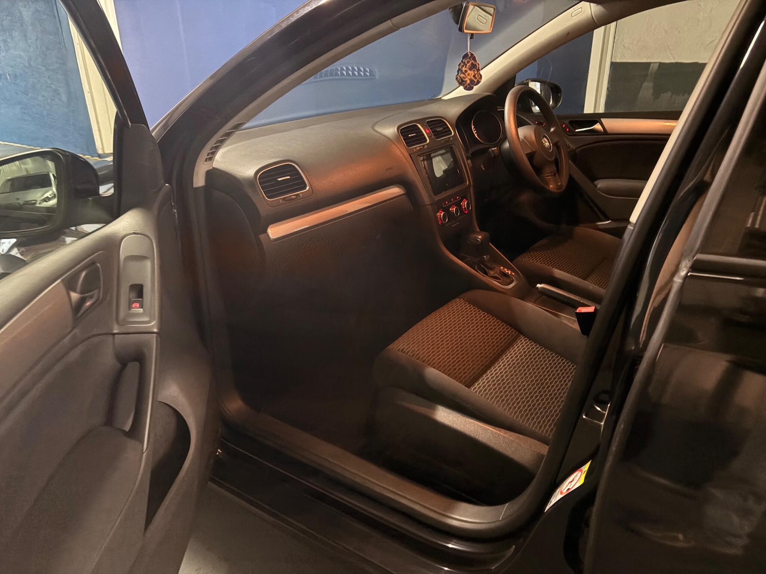 Used Volkswagen Golf 2010 for sale - 77344656: Photo 42