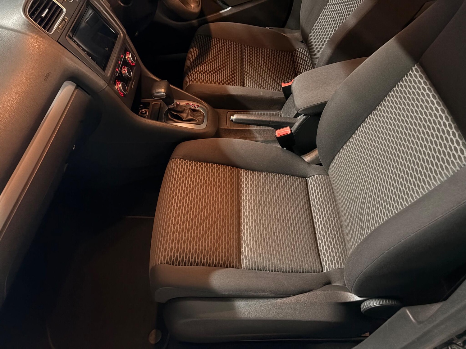 Used Volkswagen Golf 2010 for sale - 77344656: Photo 44