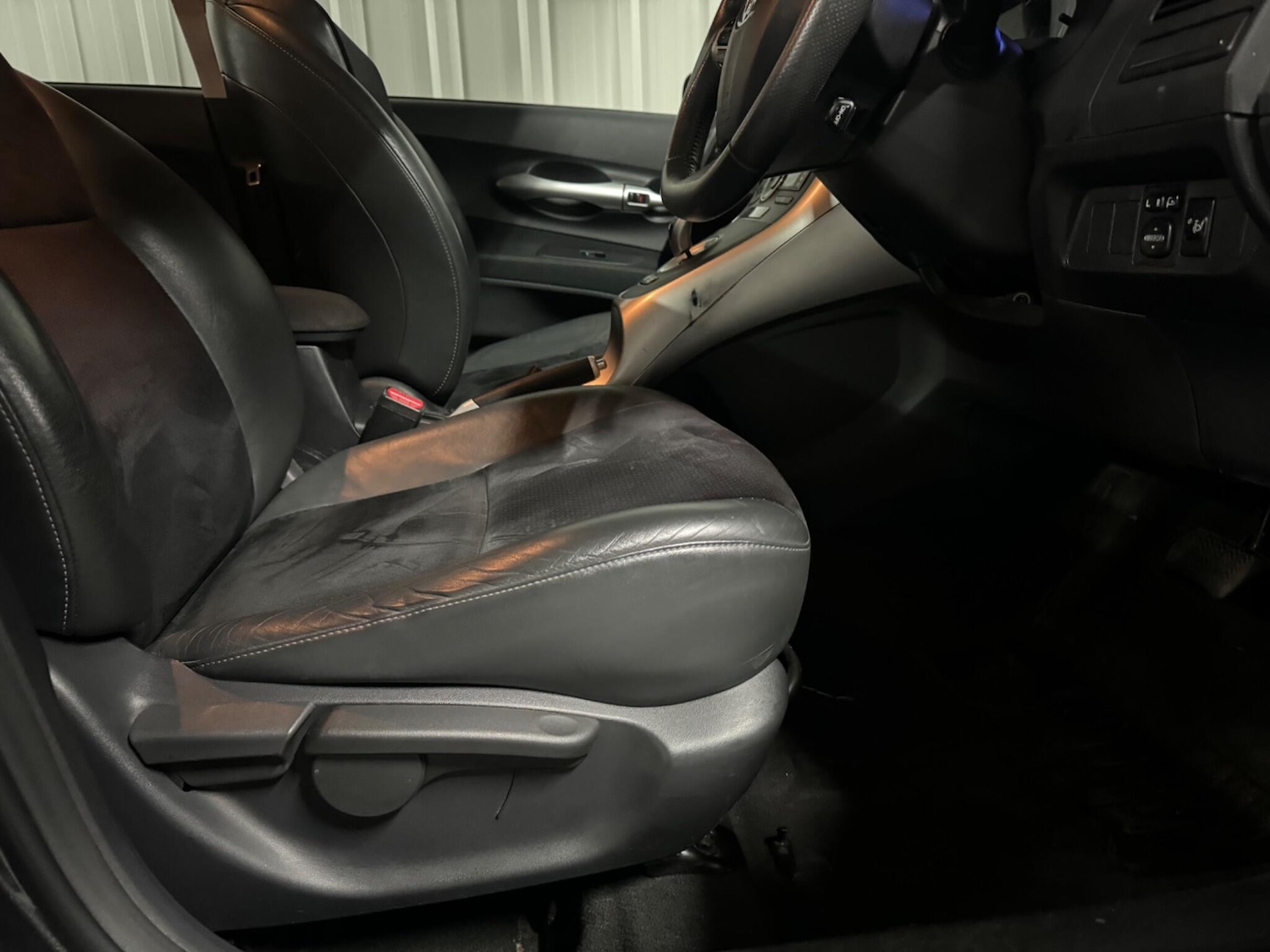 Used Toyota Auris 2012 for sale - 76759559: Photo 11