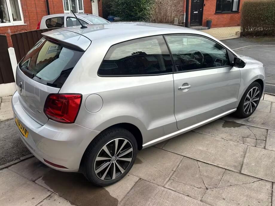 Used Volkswagen Polo 2016 for sale - 77400686: Photo 2