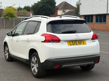 Used Peugeot 2008 2015 for sale - 76042468: Photo