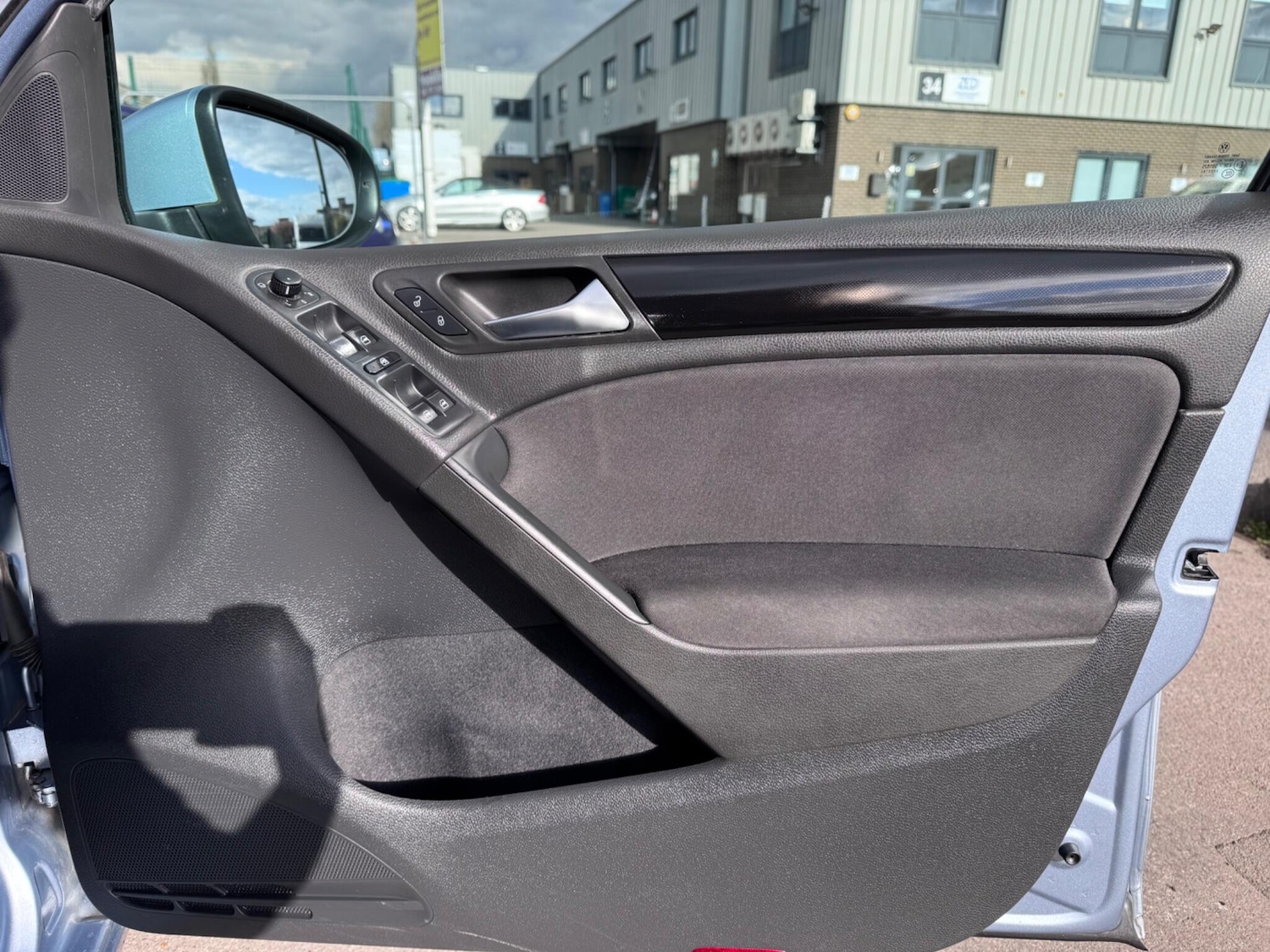 Used Volkswagen Golf 2010 for sale - 78085865: Photo 11