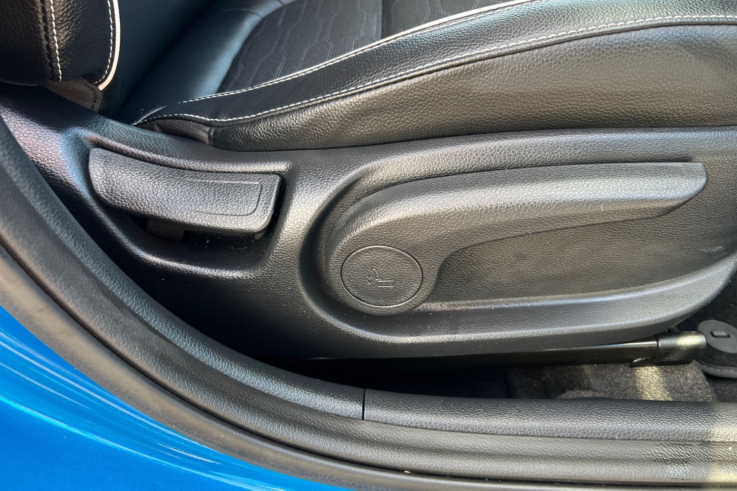 Used Kia Stonic 2023 for sale - 77193576: Photo 32