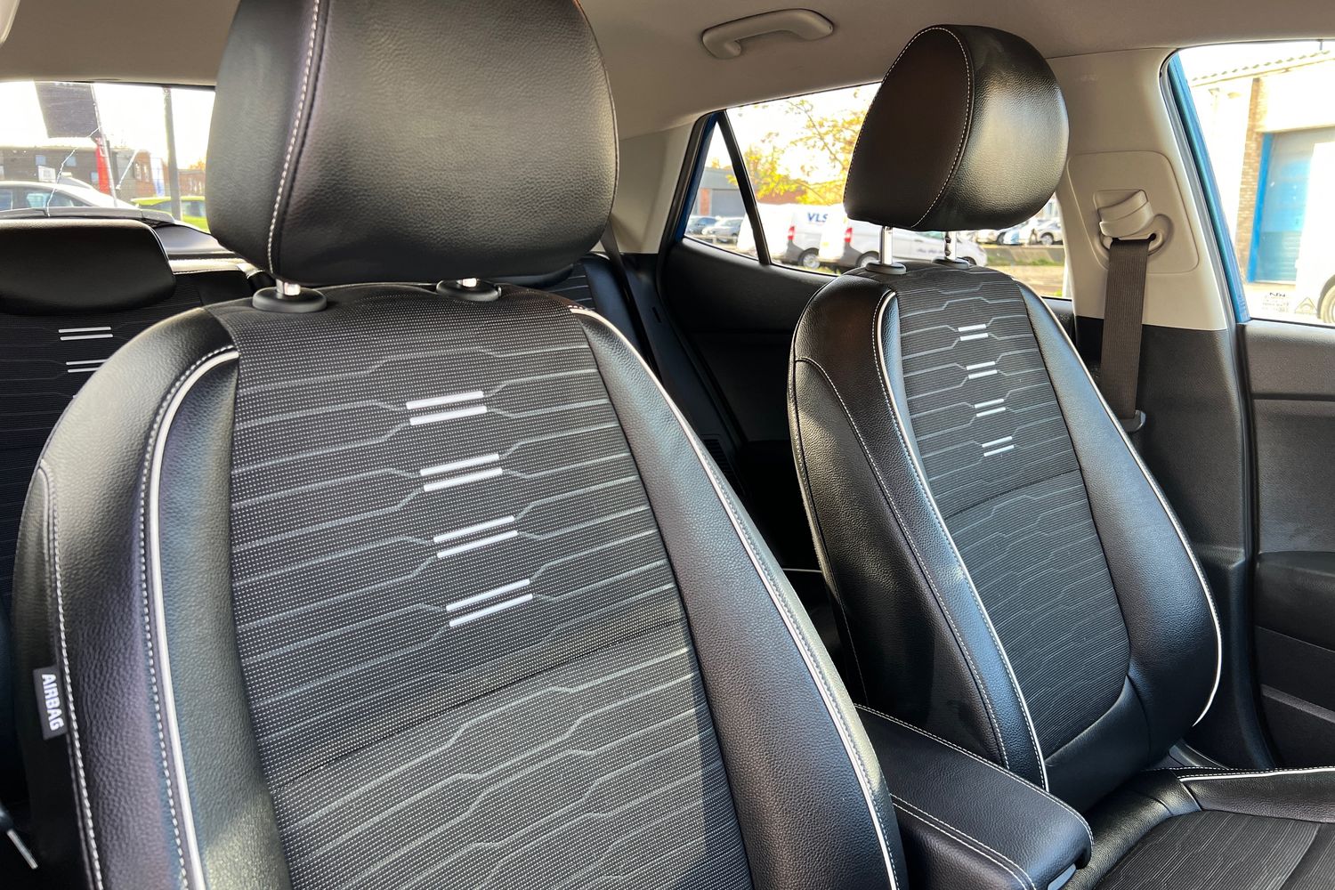 Used Kia Stonic 2023 for sale - 77193576: Photo 33