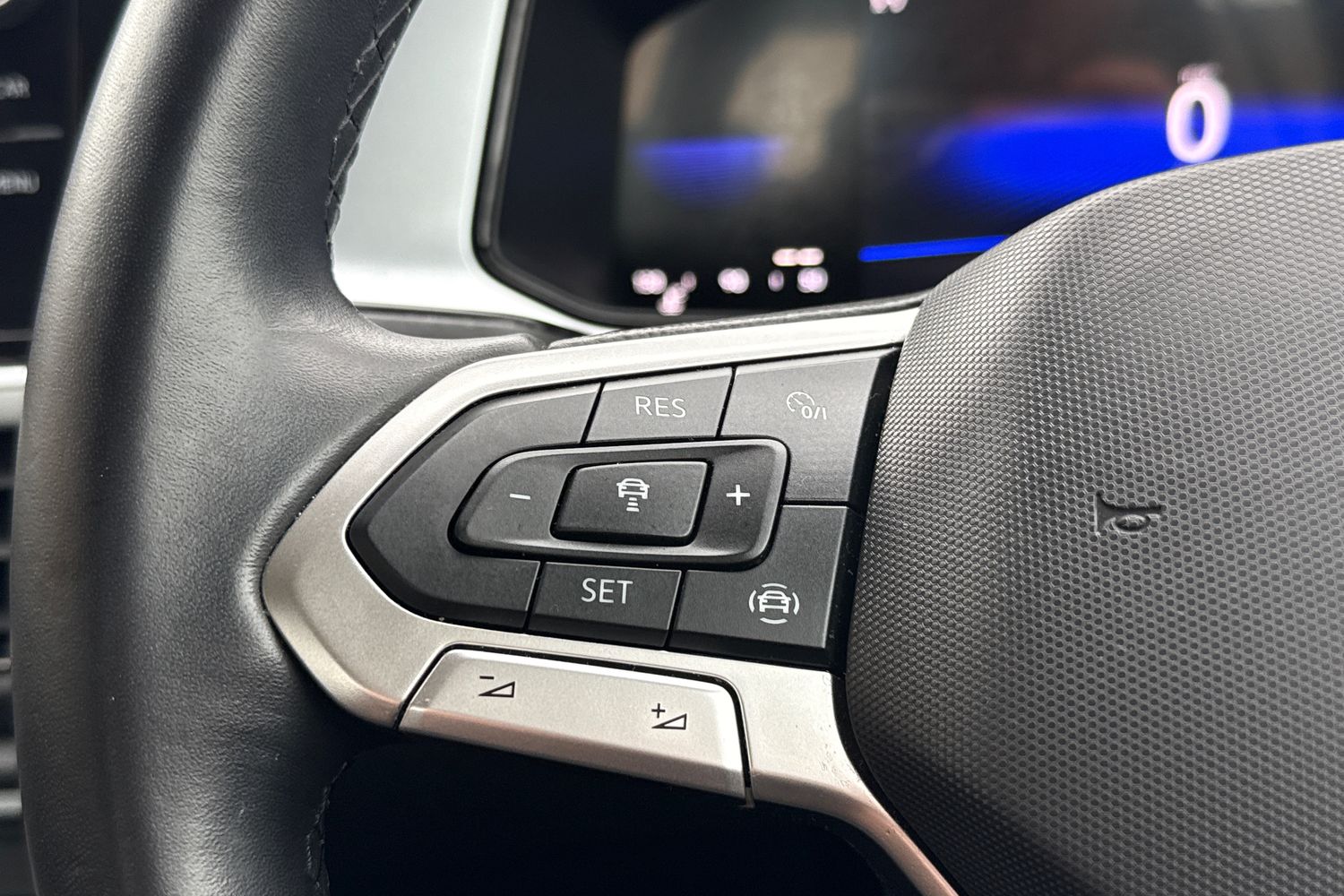 Used Volkswagen T-Roc 2023 for sale - 76361873: Photo 21