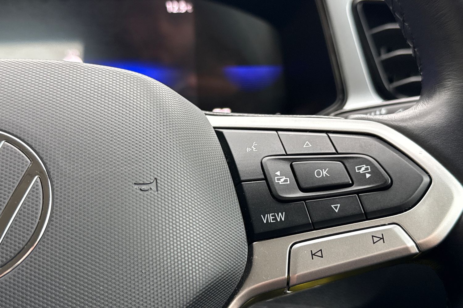 Used Volkswagen T-Roc 2023 for sale - 76361873: Photo 22