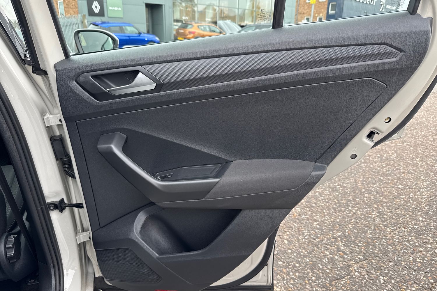 Used Volkswagen T-Roc 2023 for sale - 76361873: Photo 28