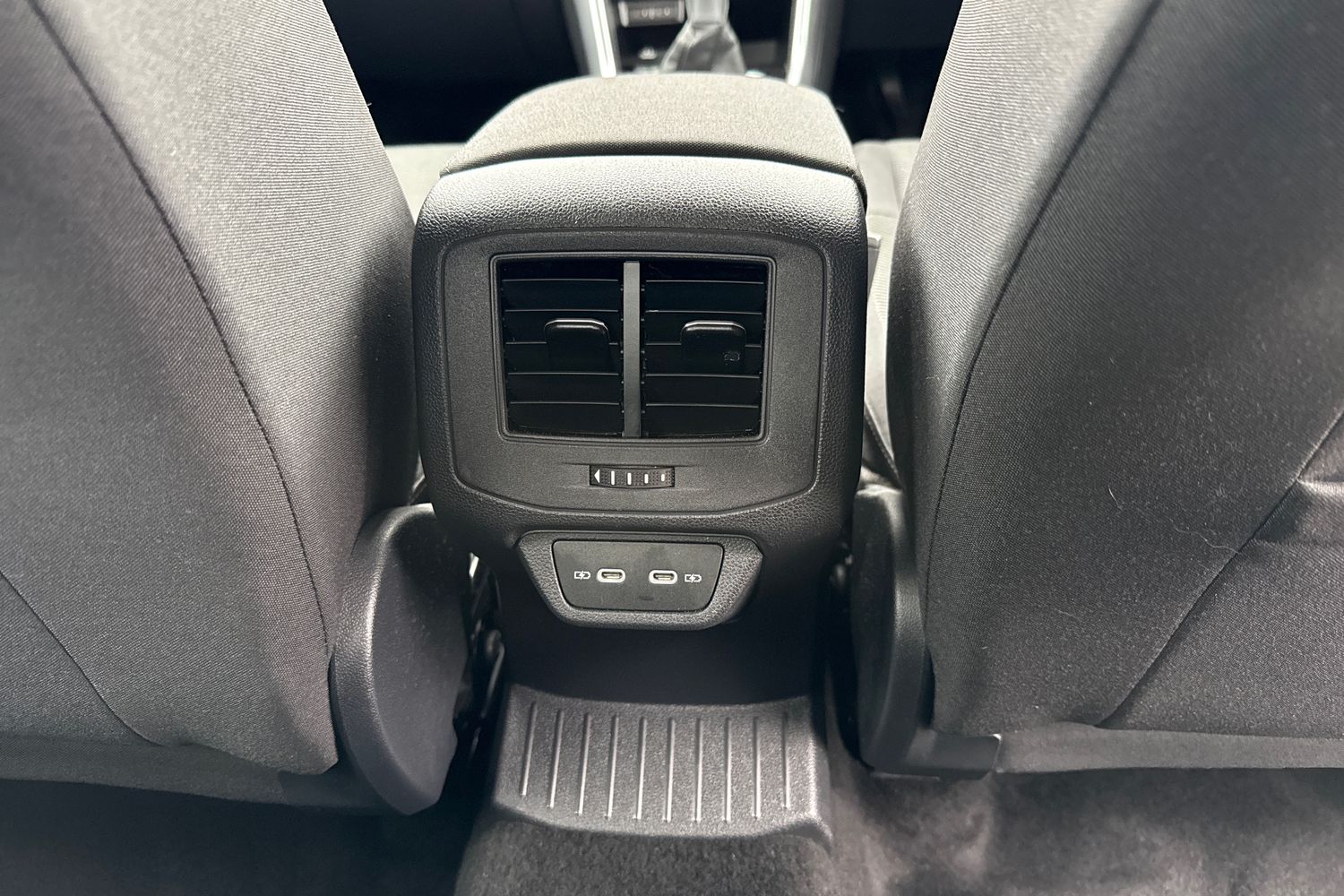 Used Volkswagen T-Roc 2023 for sale - 76361873: Photo 30