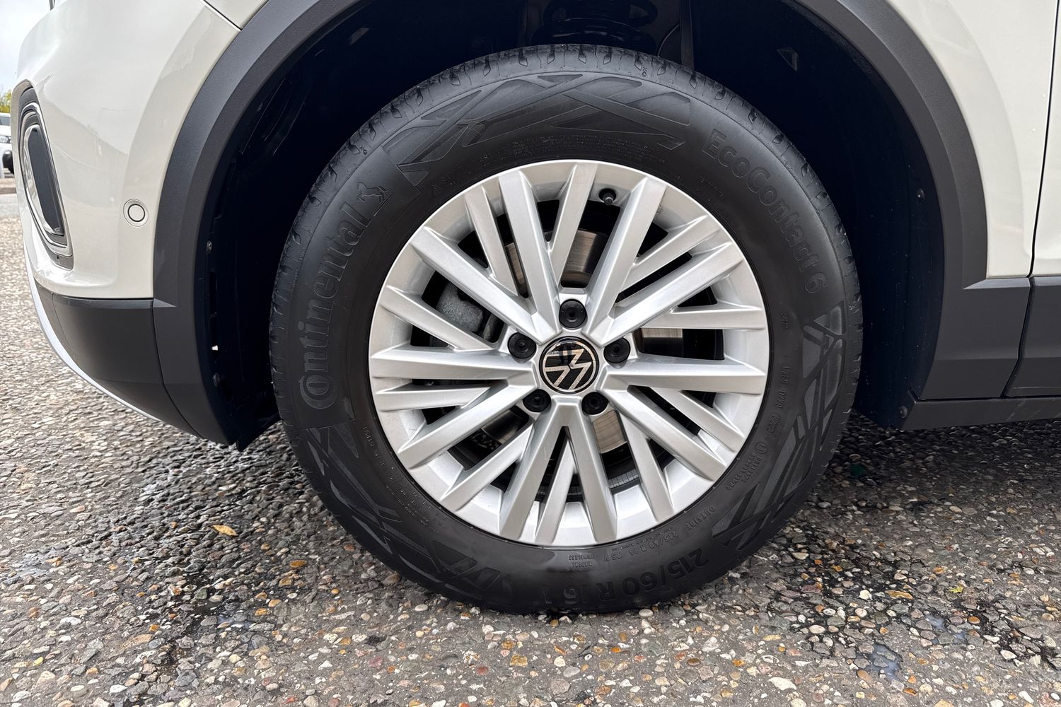 Used Volkswagen T-Roc 2023 for sale - 76361873: Photo 9