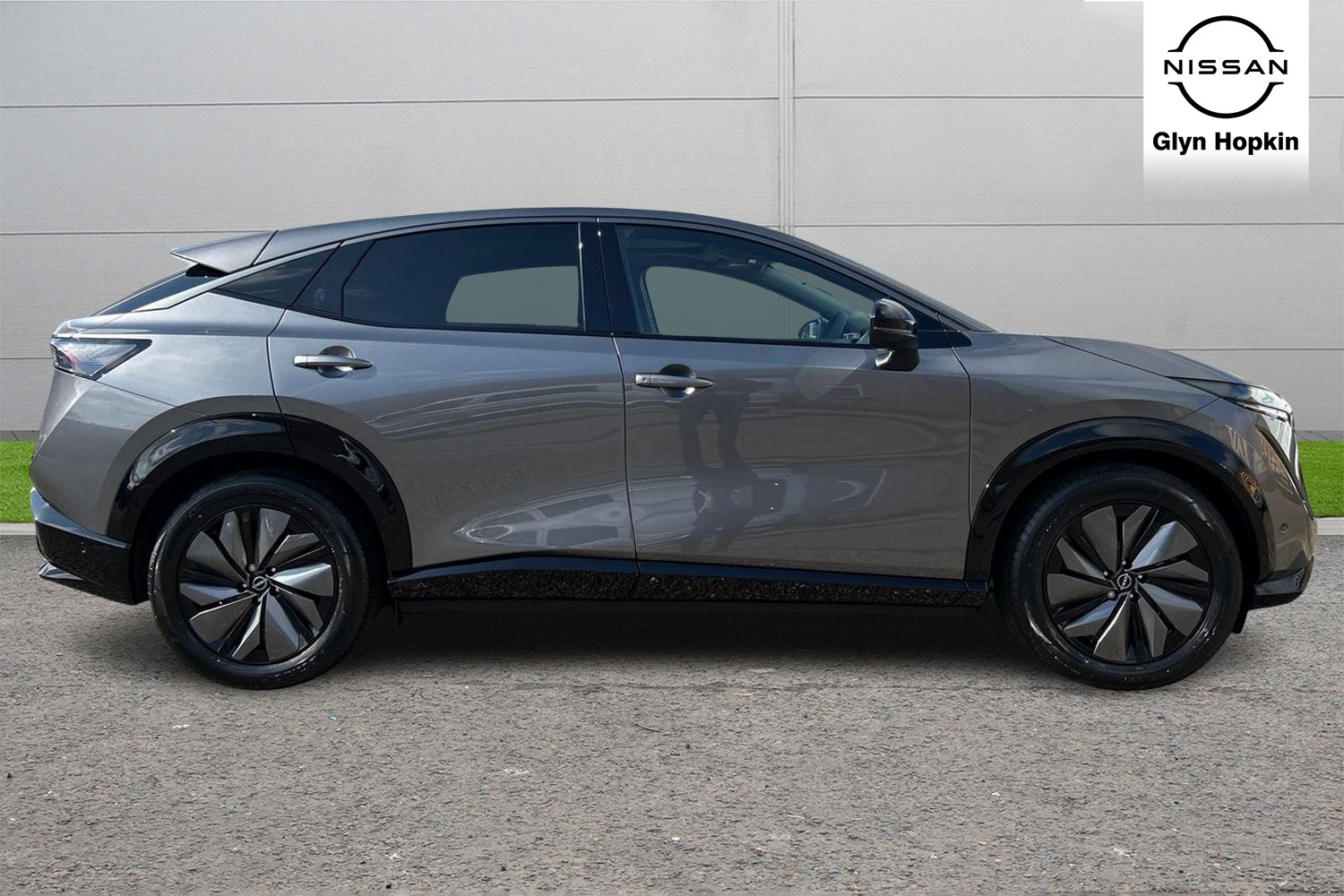 Used Nissan ARIYA 2025 for sale - 77965067: Photo 2