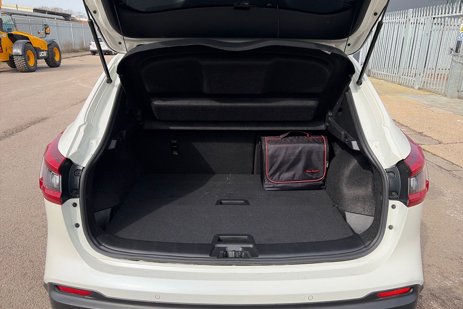 Used Nissan Qashqai 2018 for sale - 77841555: Photo 24