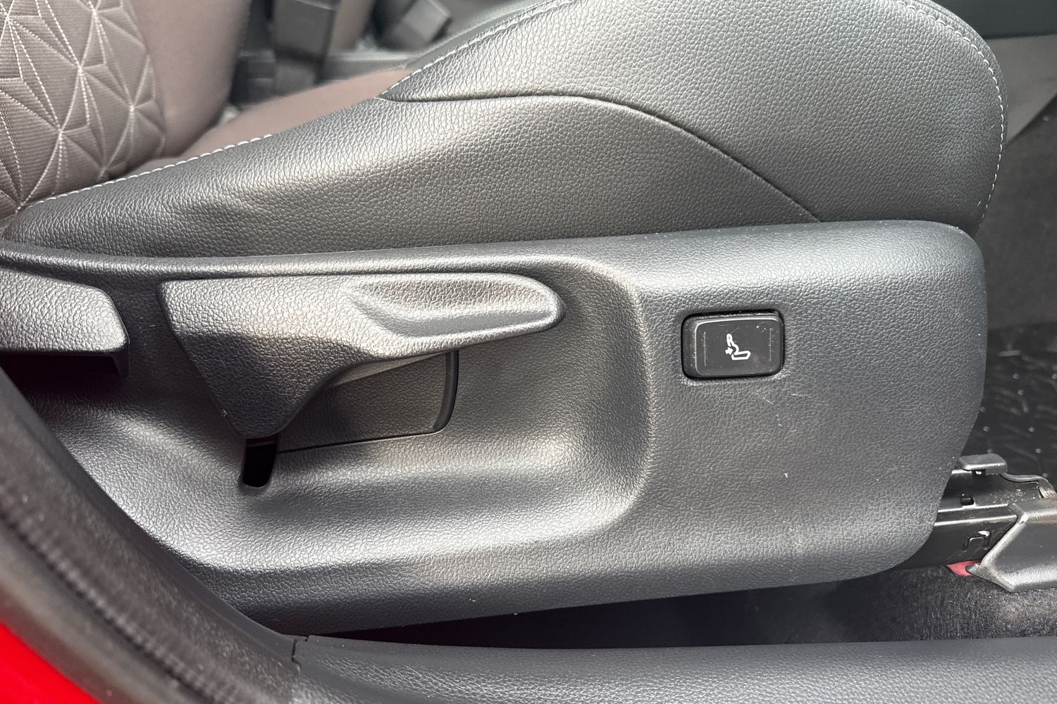 Used Toyota Yaris Cross 2022 for sale - 77401405: Photo 32