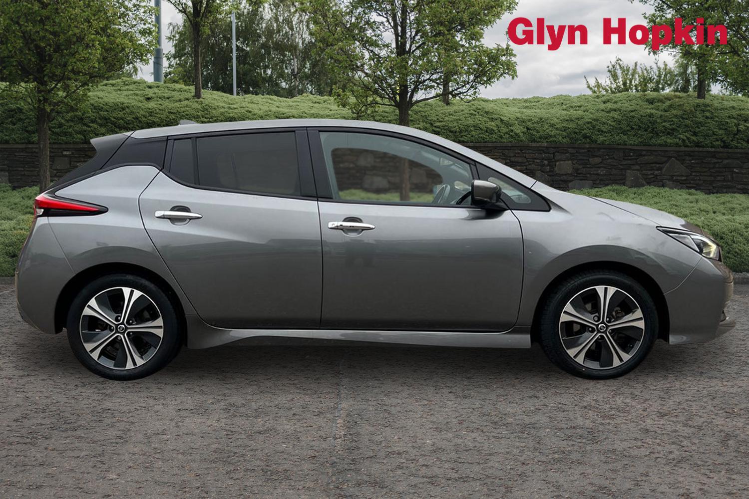 Used Nissan Leaf 2021 for sale - 77232127: Photo 2