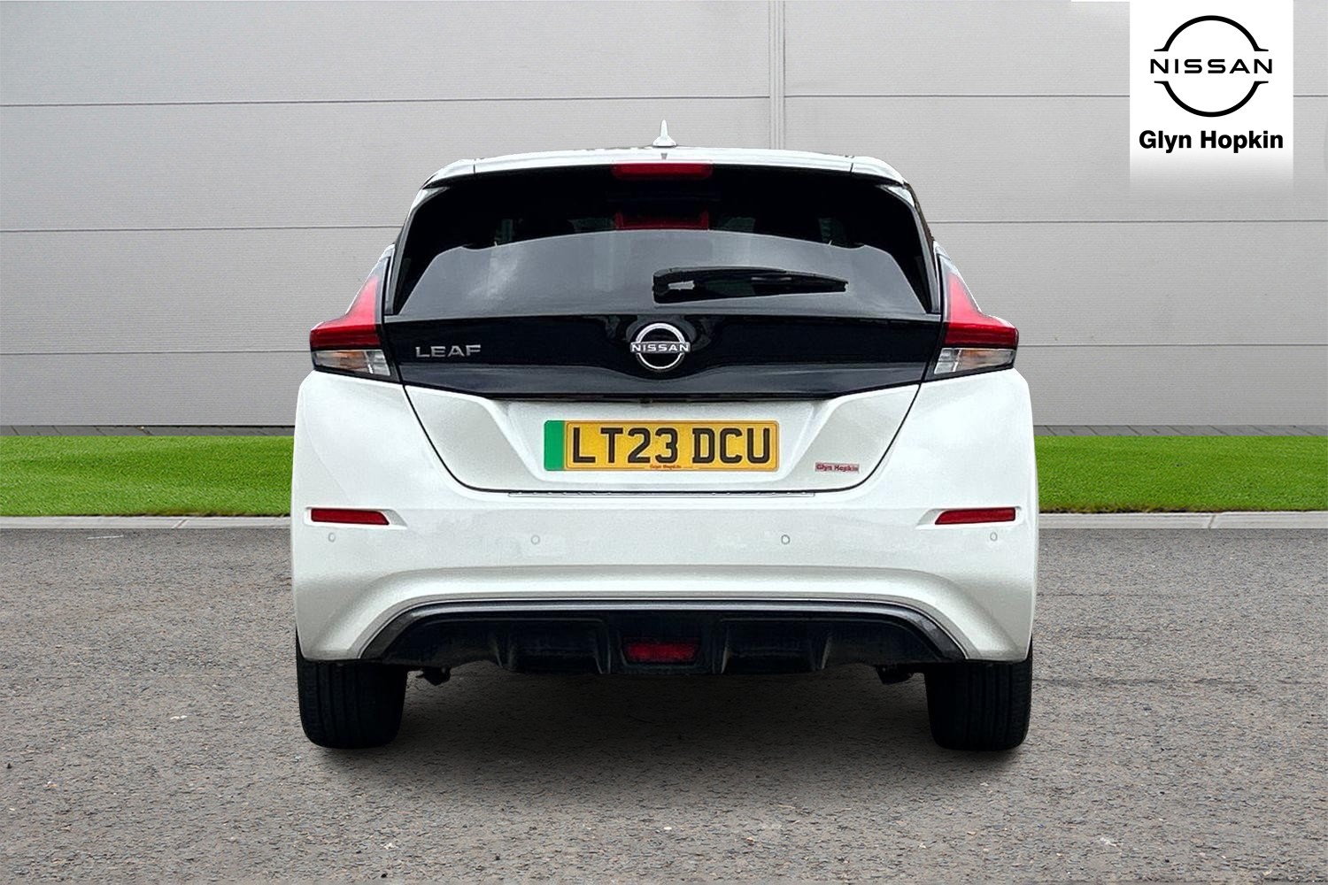 2023 Nissan Leaf 110kW Tekna 39kWh 5dr Auto Hatchback Electric Automatic - Picture 4 of 24