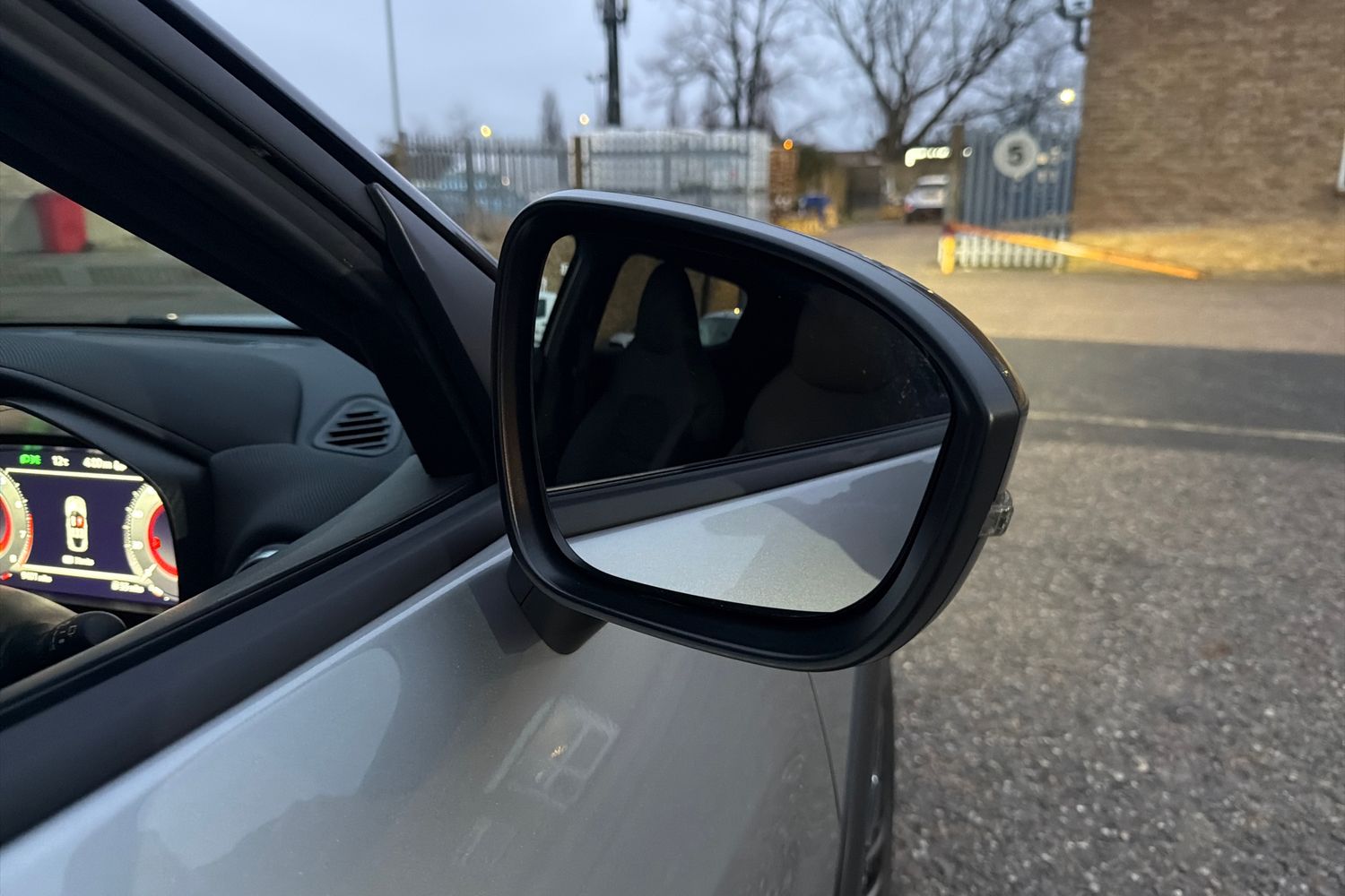 Used Nissan Juke 2024 for sale - 76915012: Photo 31