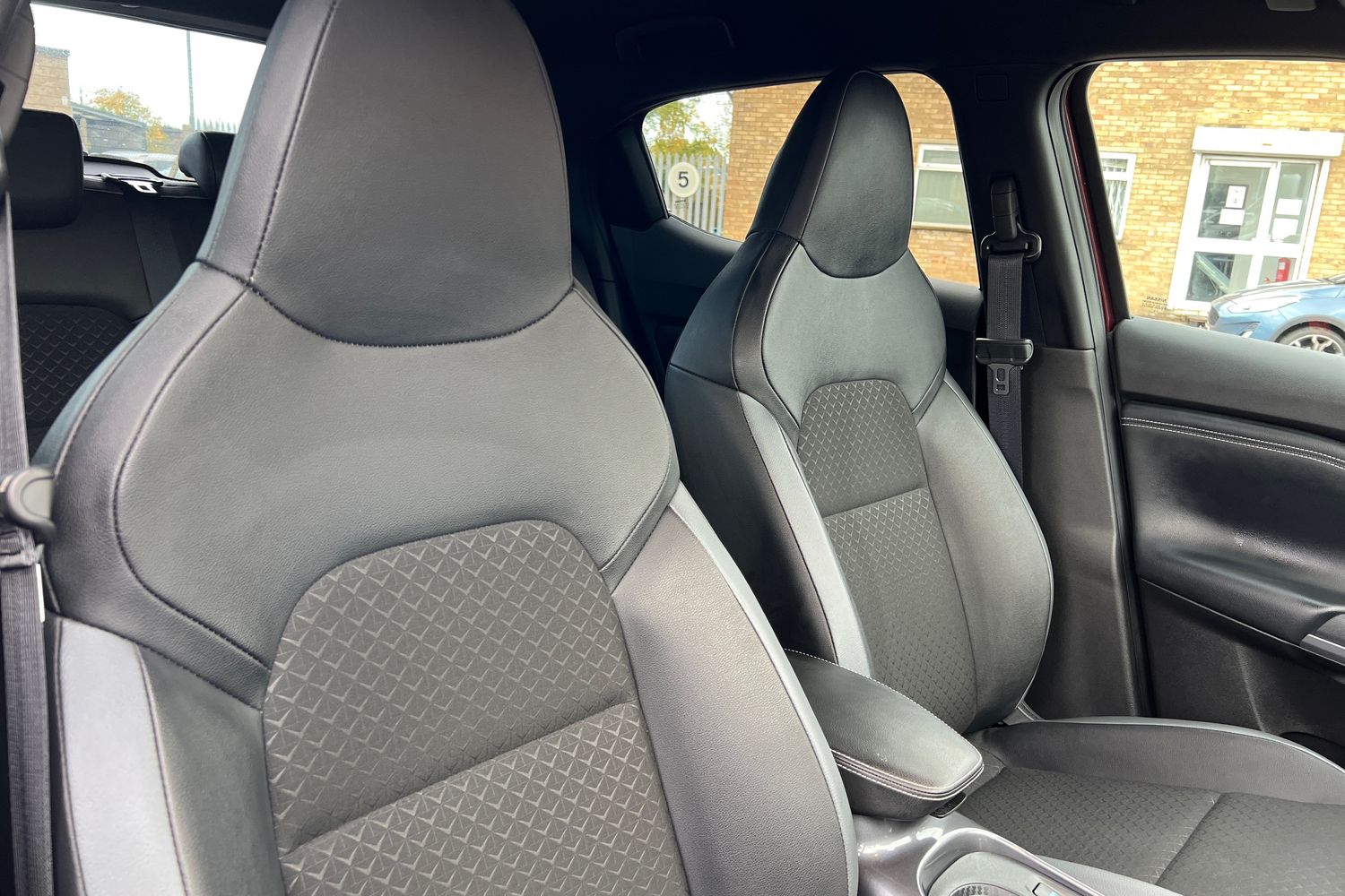 Used Nissan Juke 2022 for sale - 76400618: Photo 33