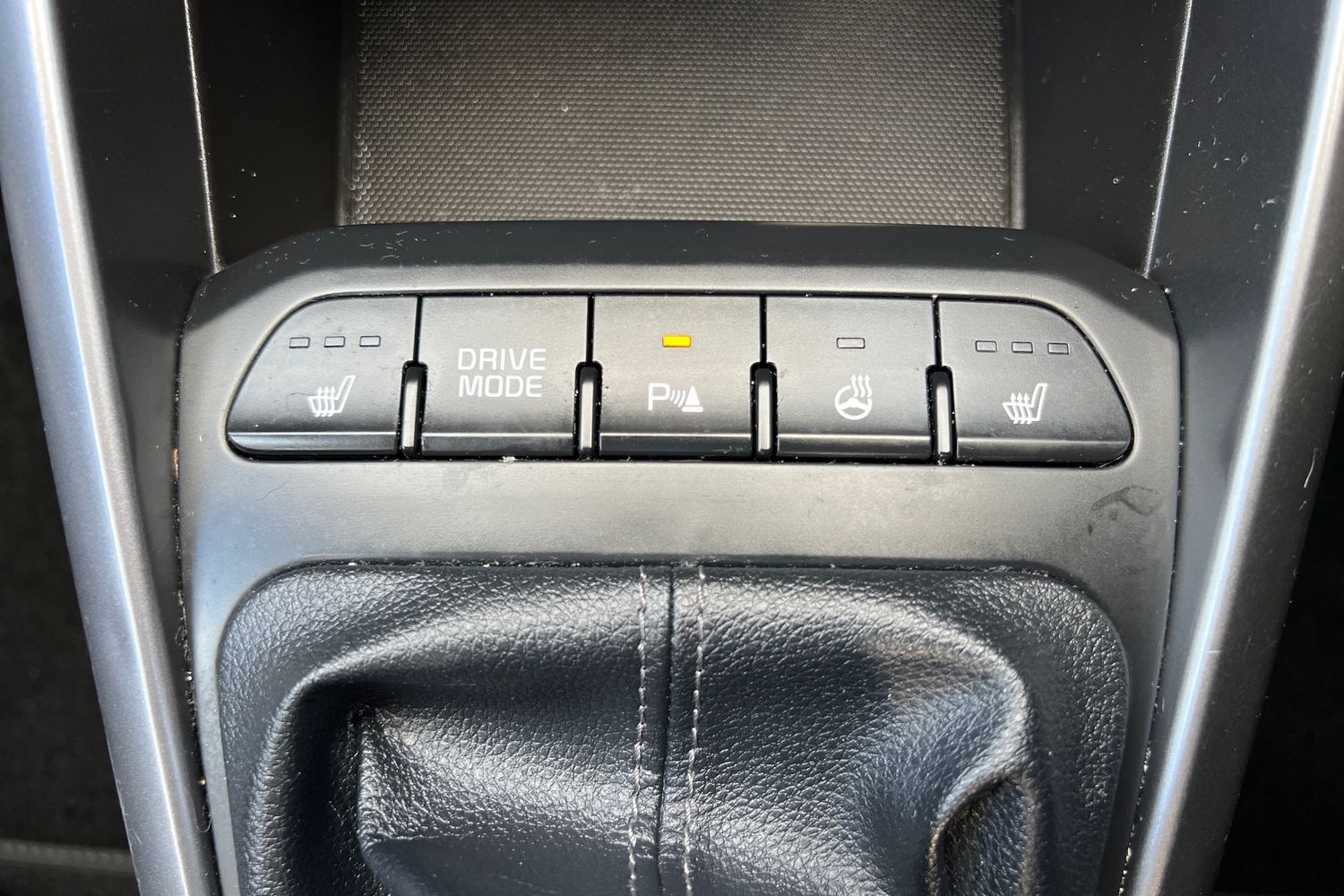 Used Kia Stonic 2023 for sale - 76415197: Photo 36