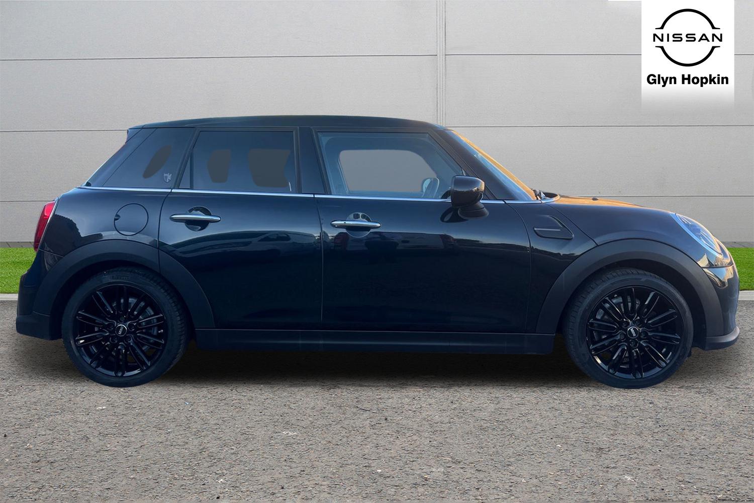 Used MINI Hatch 2022 for sale - 76079265: Photo 2