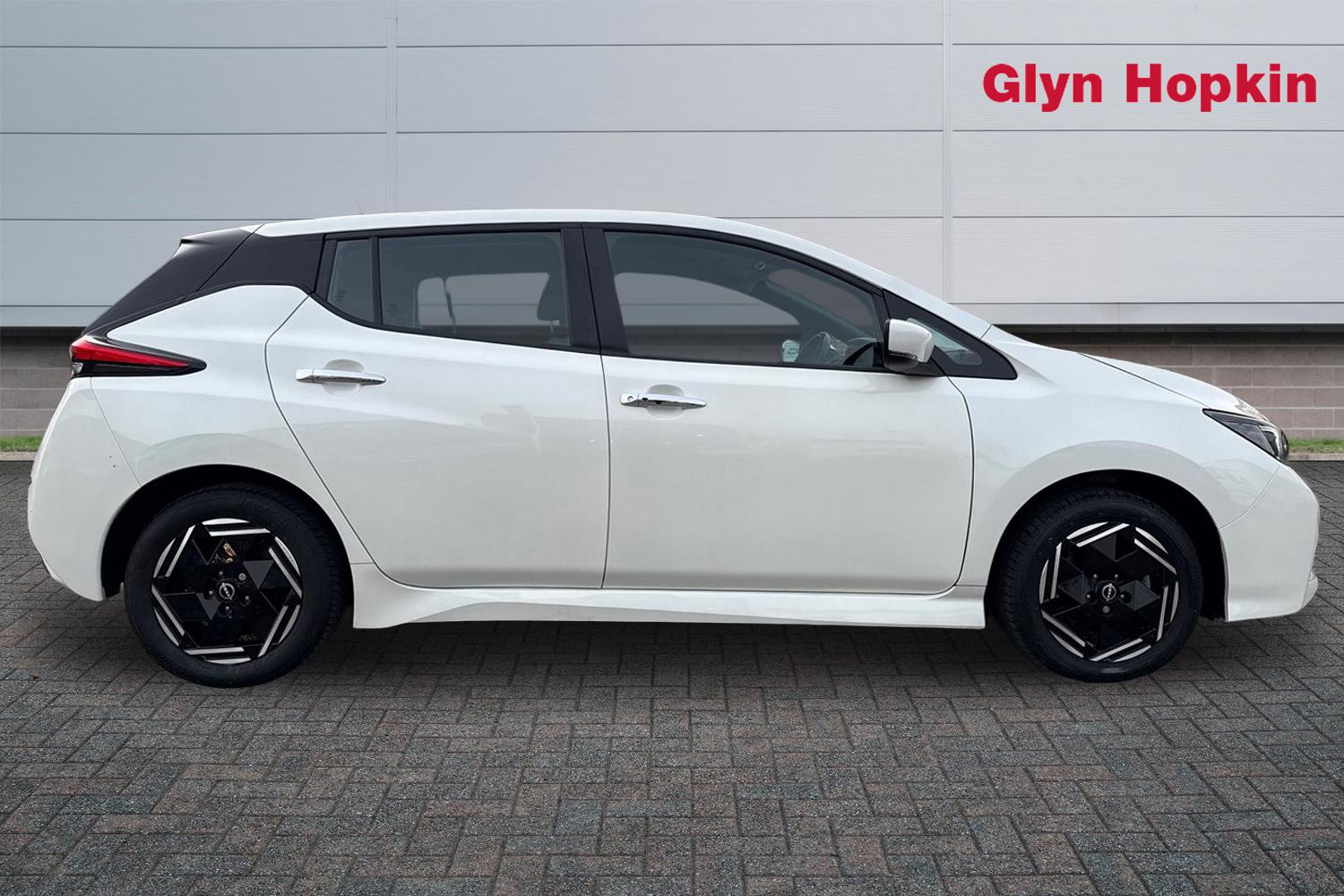 Used Nissan Leaf 2022 for sale - 77539838: Photo 2