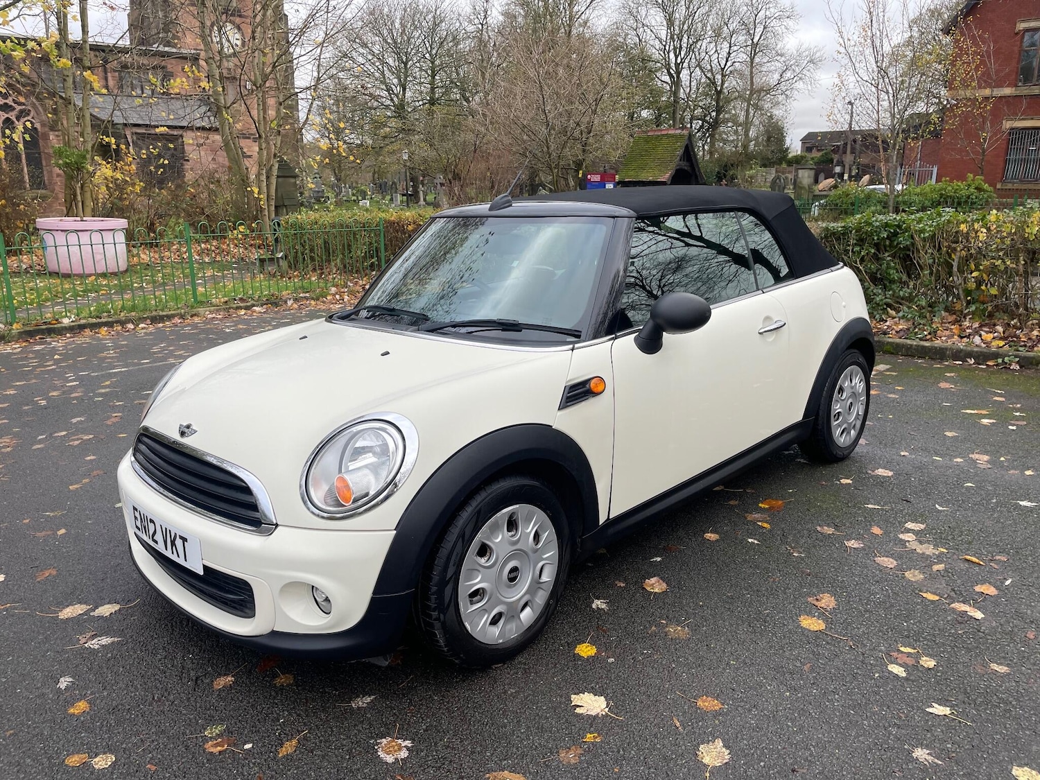 Used MINI Convertible 2012 for sale - 76592478: Photo 10