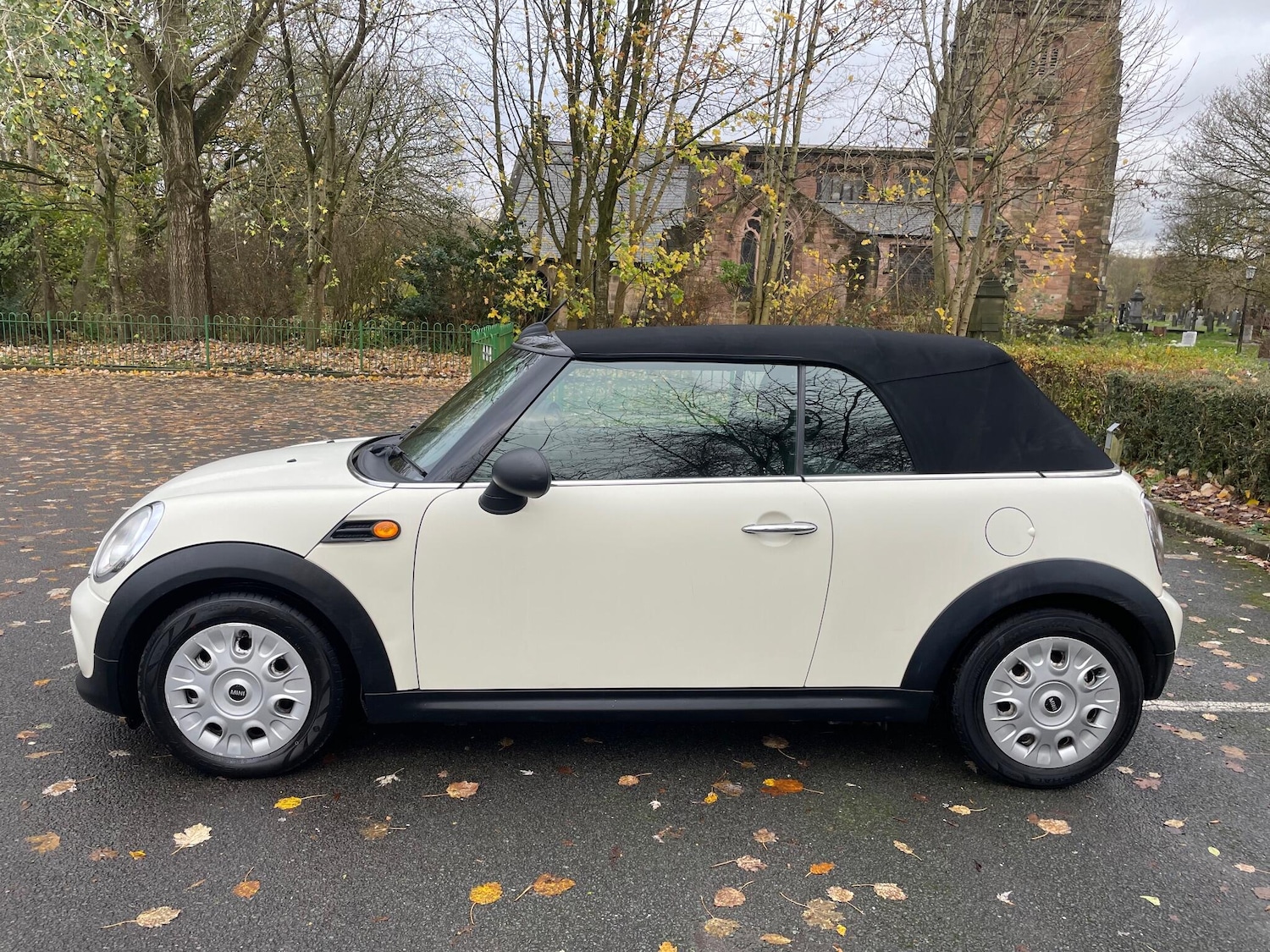 Used MINI Convertible 2012 for sale - 76592478: Photo 14