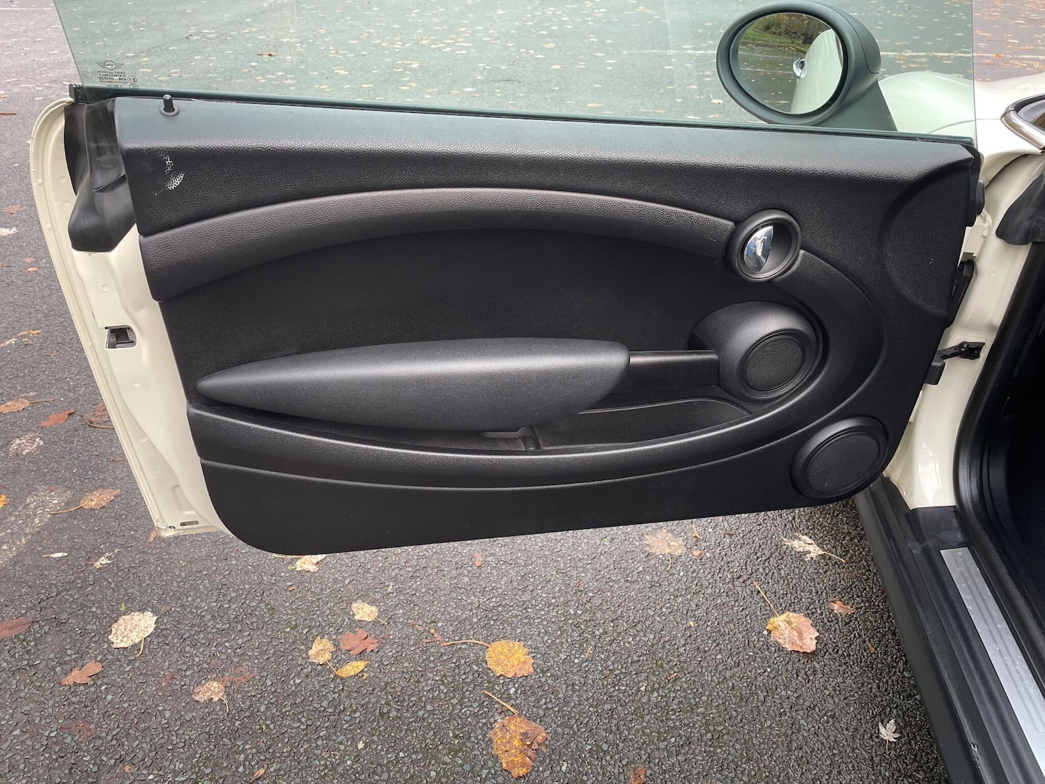 Used MINI Convertible 2012 for sale - 76592478: Photo 28