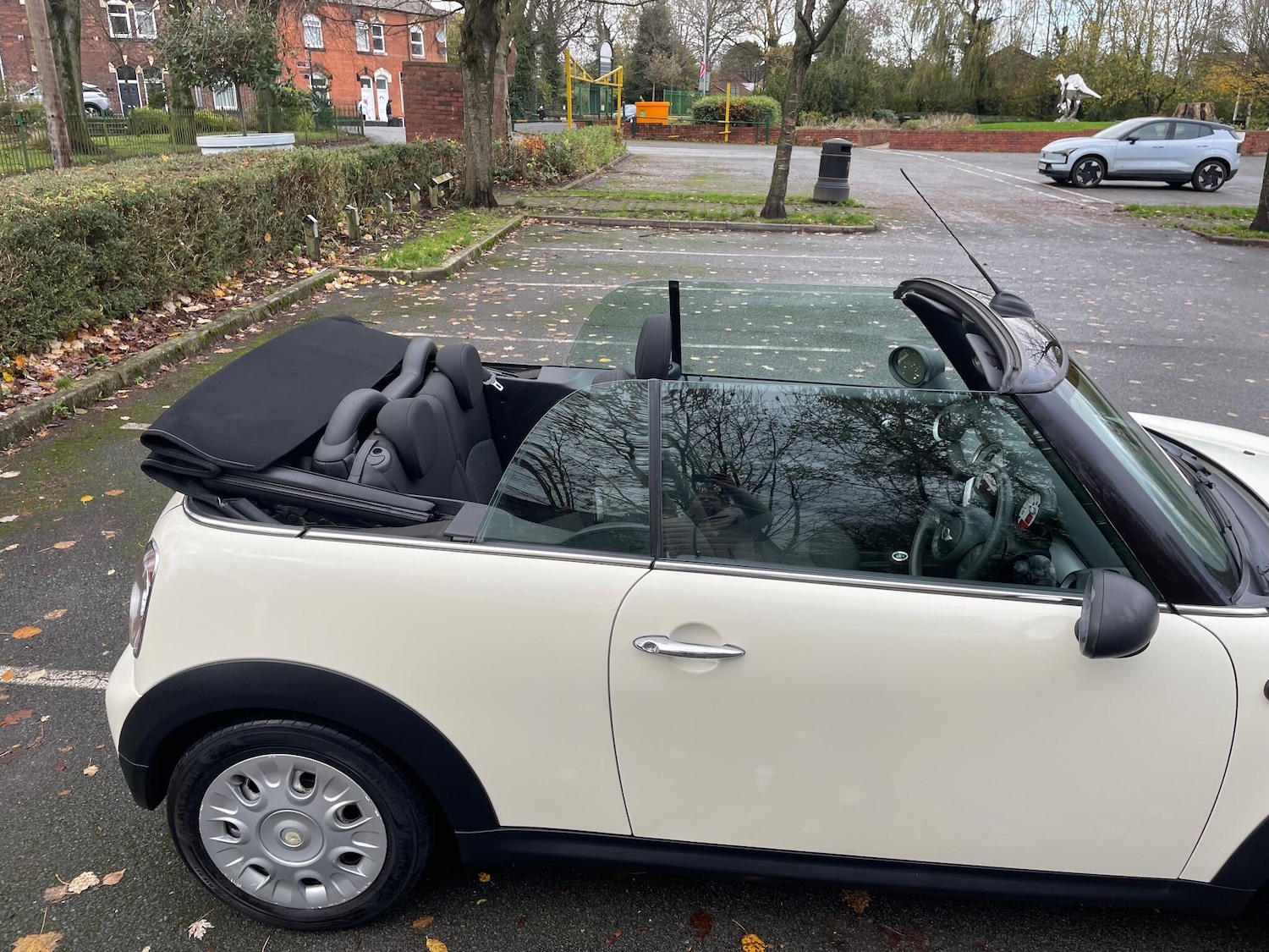 Used MINI Convertible 2012 for sale - 76592478: Photo 3