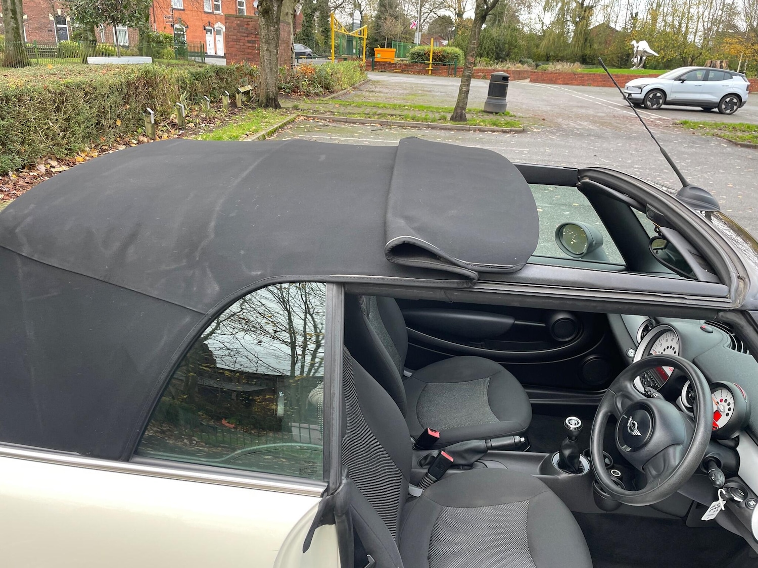 Used MINI Convertible 2012 for sale - 76592478: Photo 6