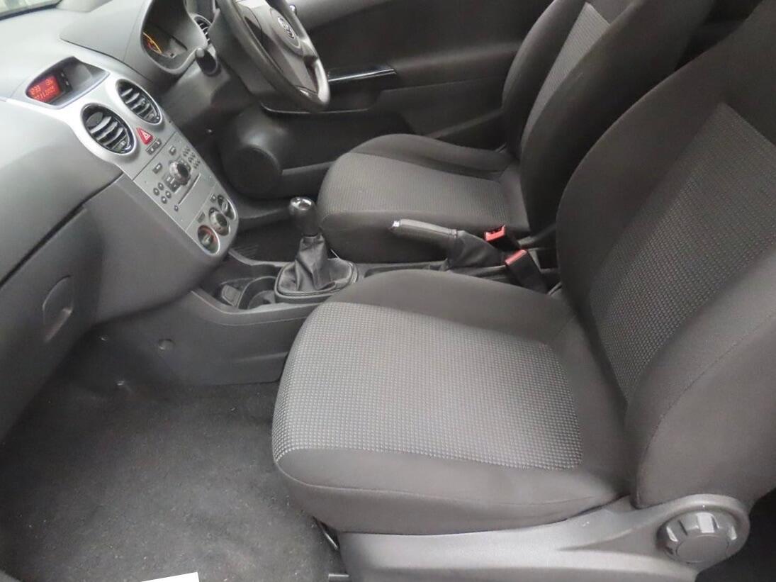 Used Vauxhall Corsa 2011 for sale - 76537795: Photo 2