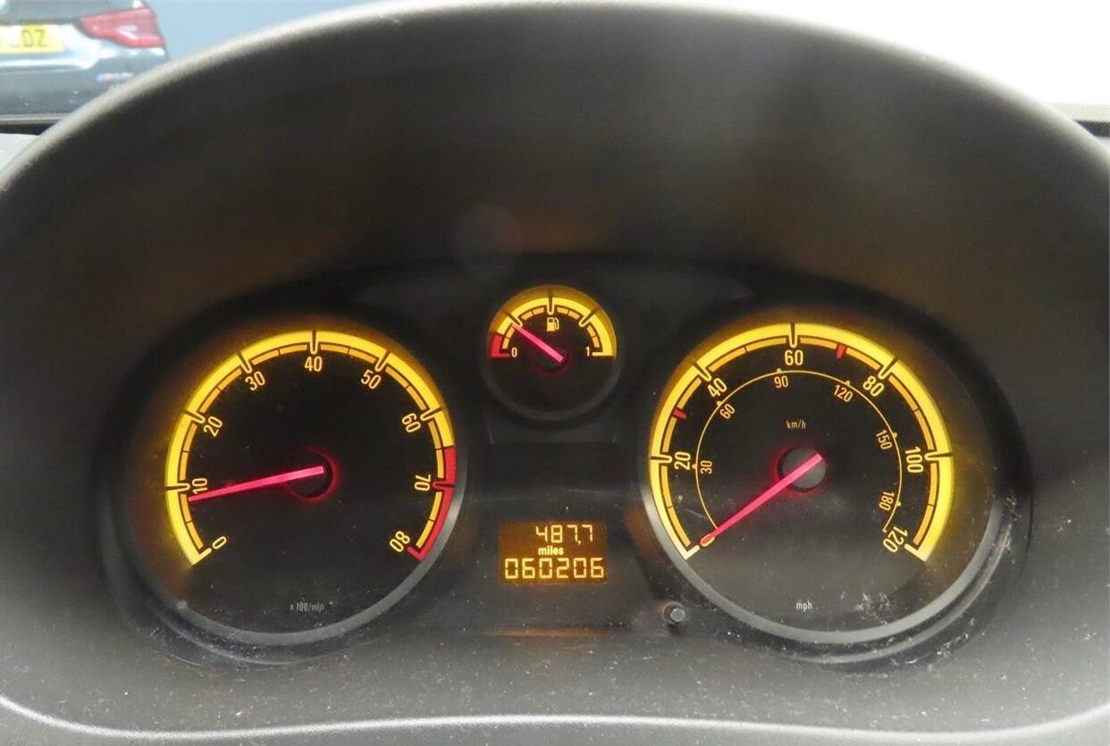 Used Vauxhall Corsa 2011 for sale - 76537795: Photo 3