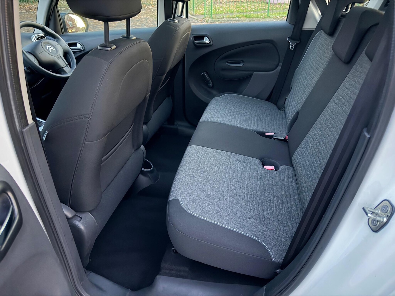 Used Citroen C3 Picasso 2015 for sale - 76633788: Photo 24