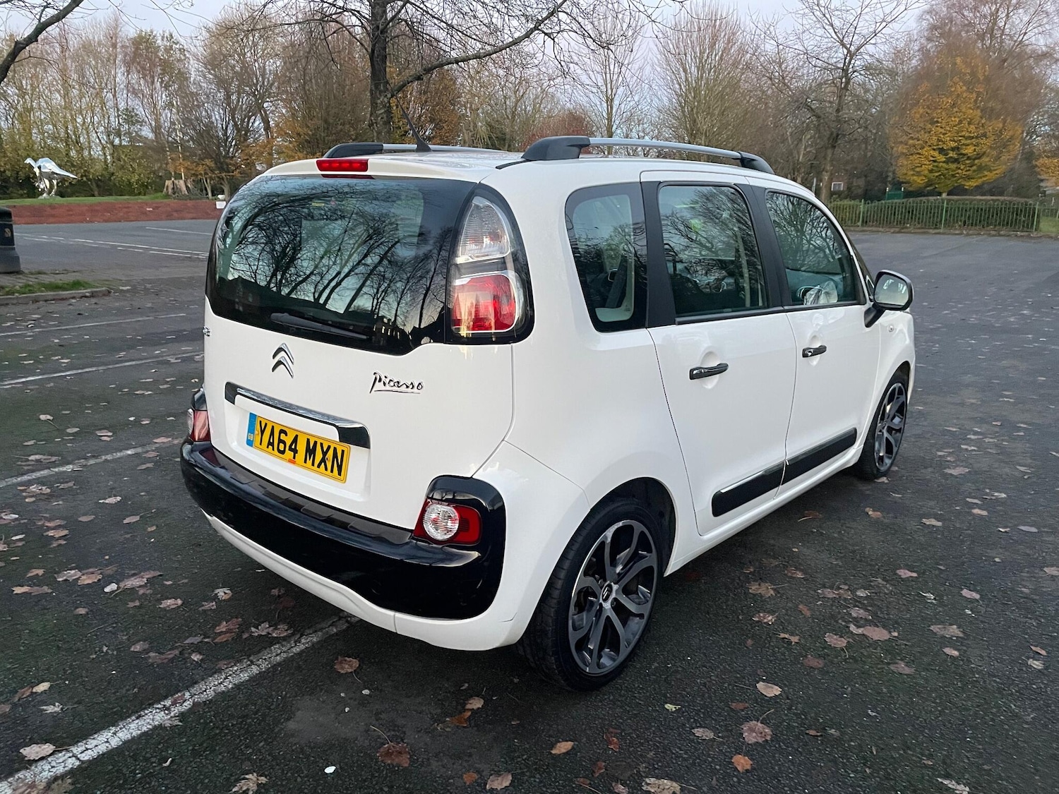 Used Citroen C3 Picasso 2015 for sale - 76633788: Photo 4