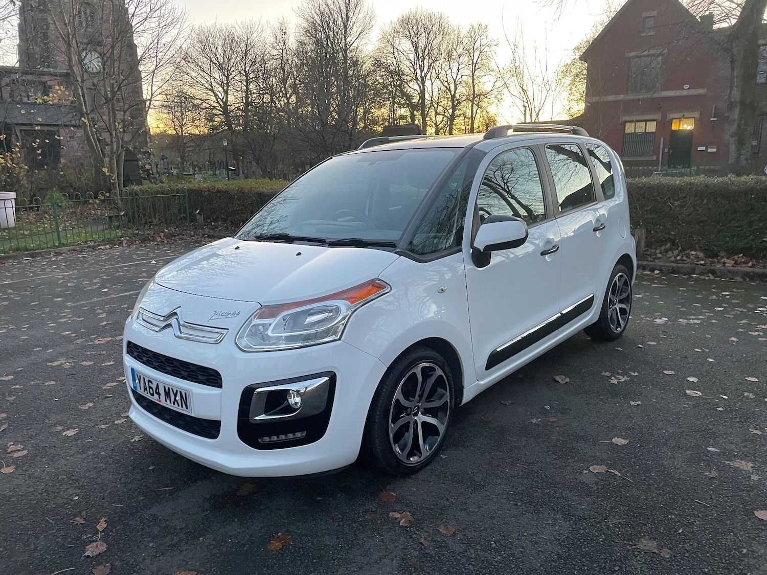 Used Citroen C3 Picasso 2015 for sale - 76633788: Photo 5