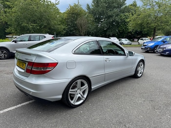 Used Mercedes-Benz CLC 2010 for sale - 75430987: Photo