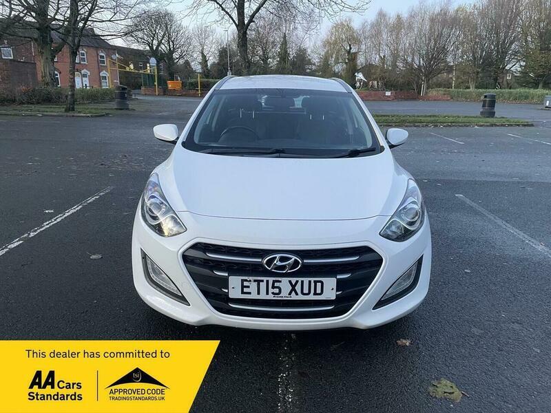 Used Hyundai i30 2015 for sale - 76759632: Photo 2