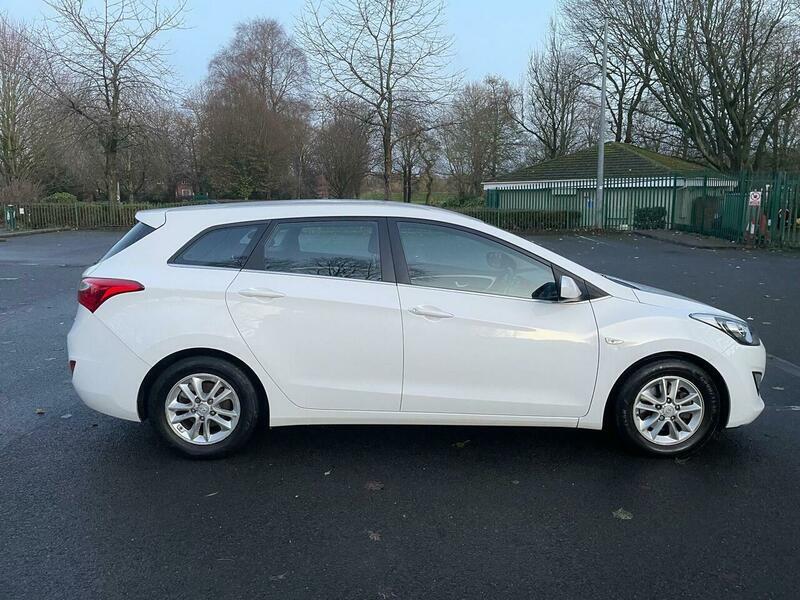 Used Hyundai i30 2015 for sale - 76759632: Photo 9
