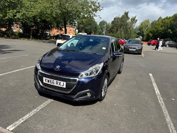 Peugeot - 208