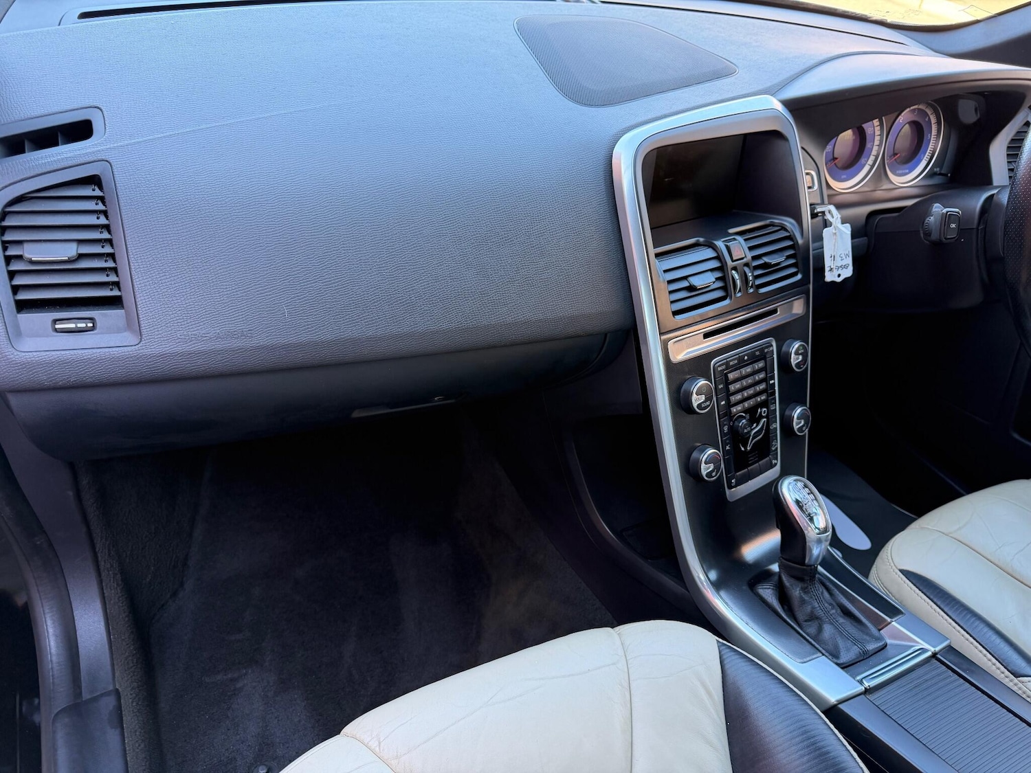 Used Volvo XC60 for sale - 76527773: Photo 19