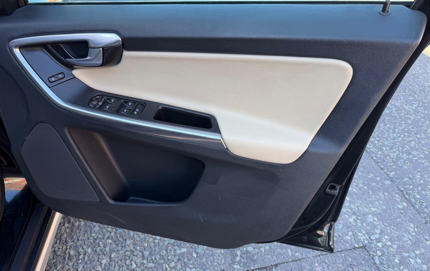 Used Volvo XC60 for sale - 76527773: Photo 36