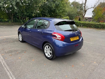 Used Peugeot 208 2013 for sale - 76537786: Photo