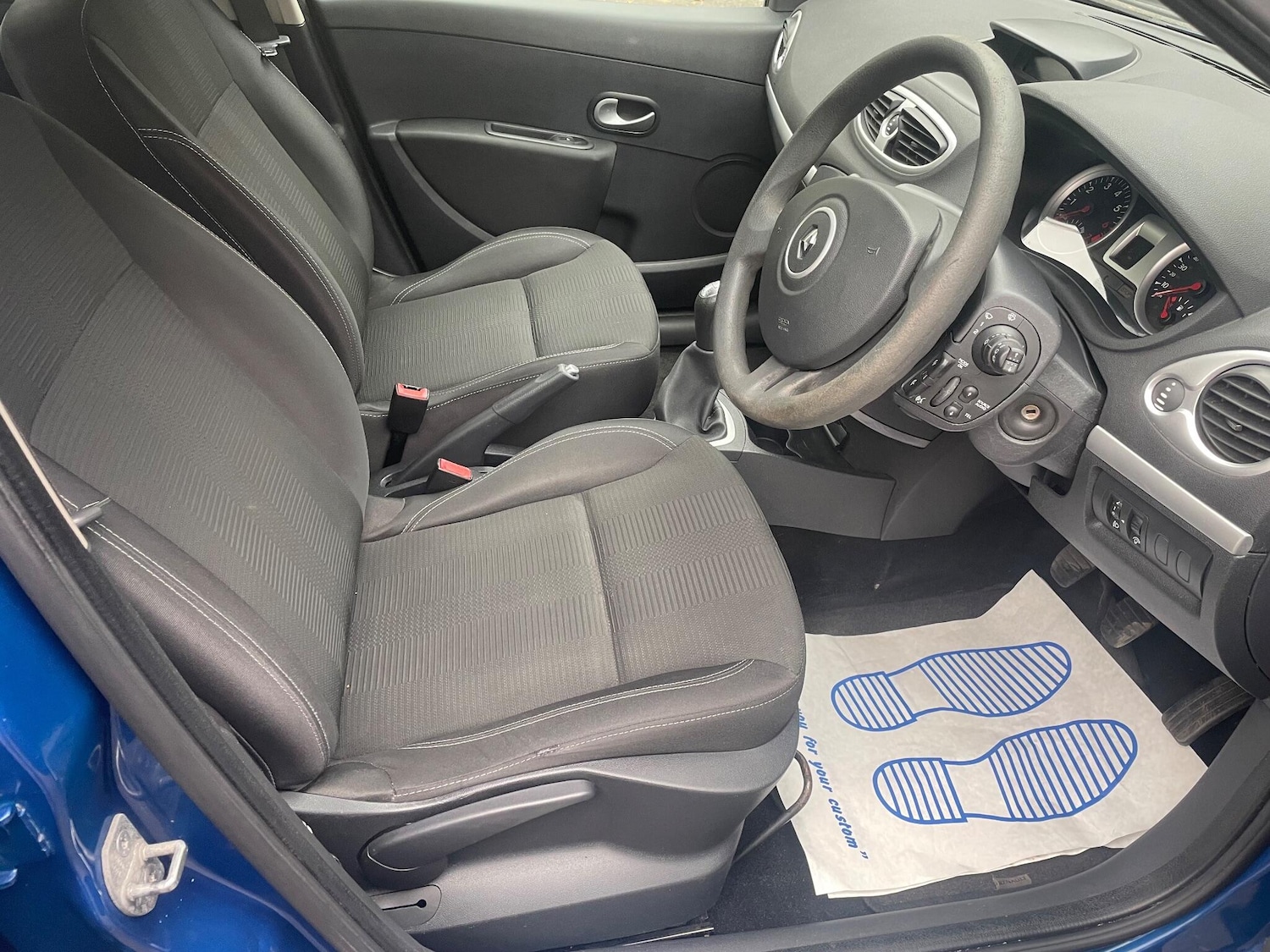 Used Renault Clio 2011 for sale - 76513122: Photo 11