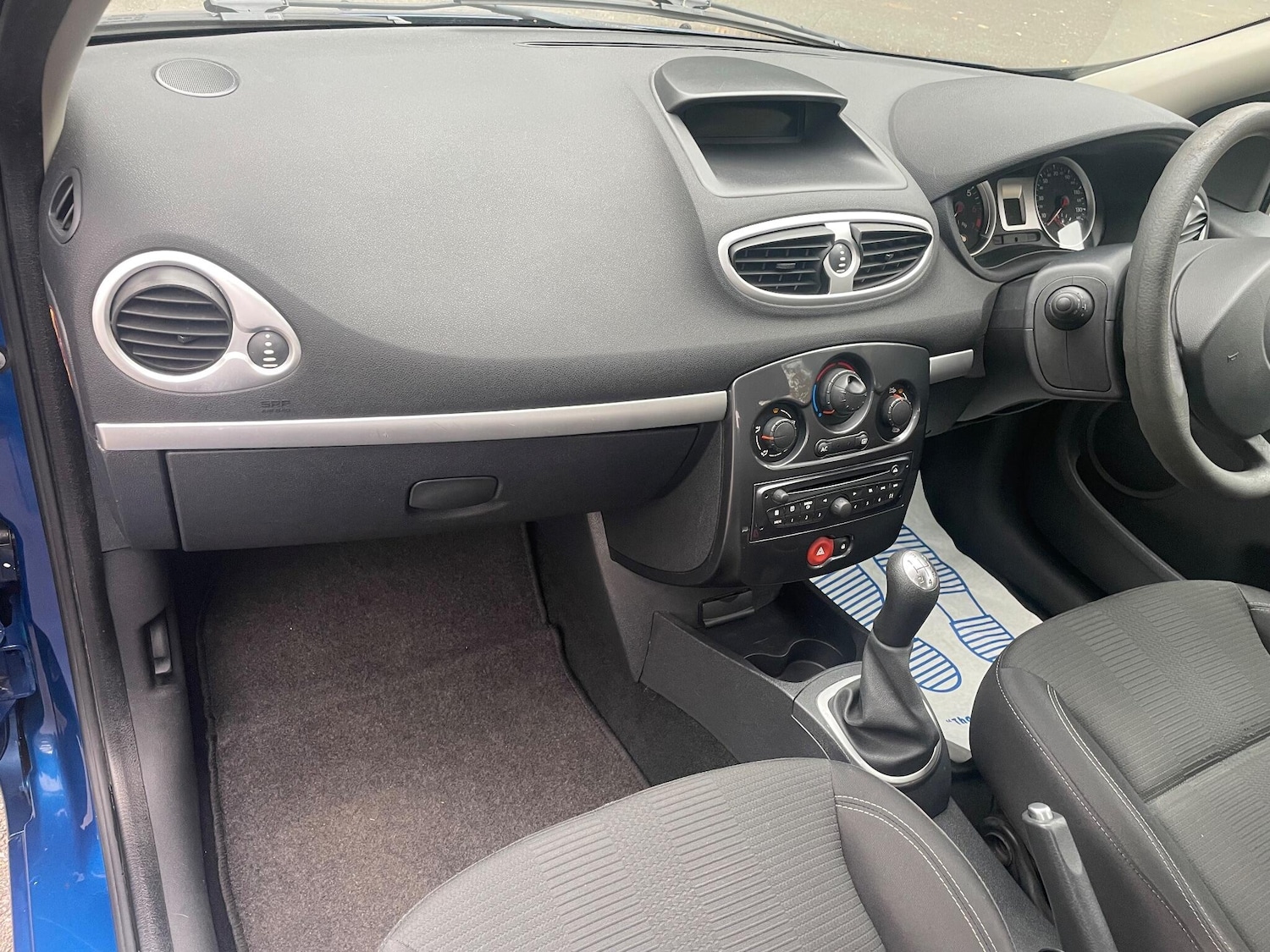 Used Renault Clio 2011 for sale - 76513122: Photo 18