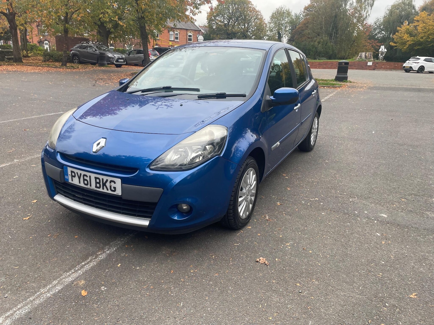 Used Renault Clio 2011 for sale - 76513122: Photo 2