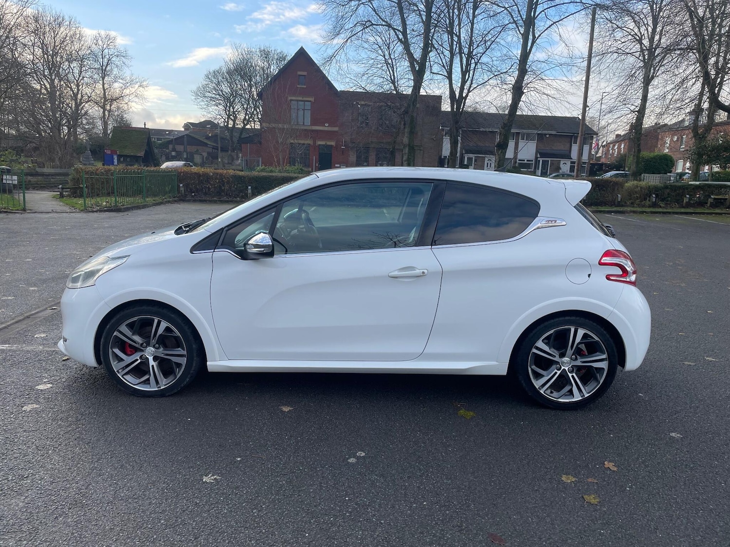 Used Peugeot 208 2013 for sale - 76802163: Photo 10