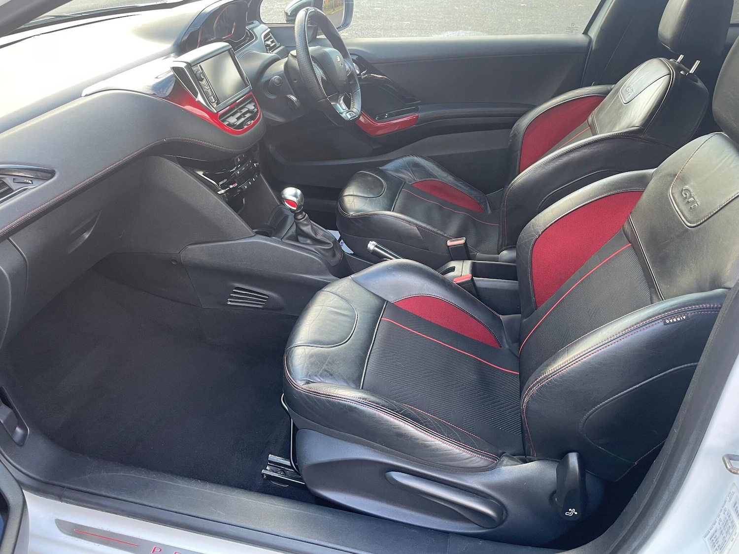 Used Peugeot 208 2013 for sale - 76802163: Photo 17