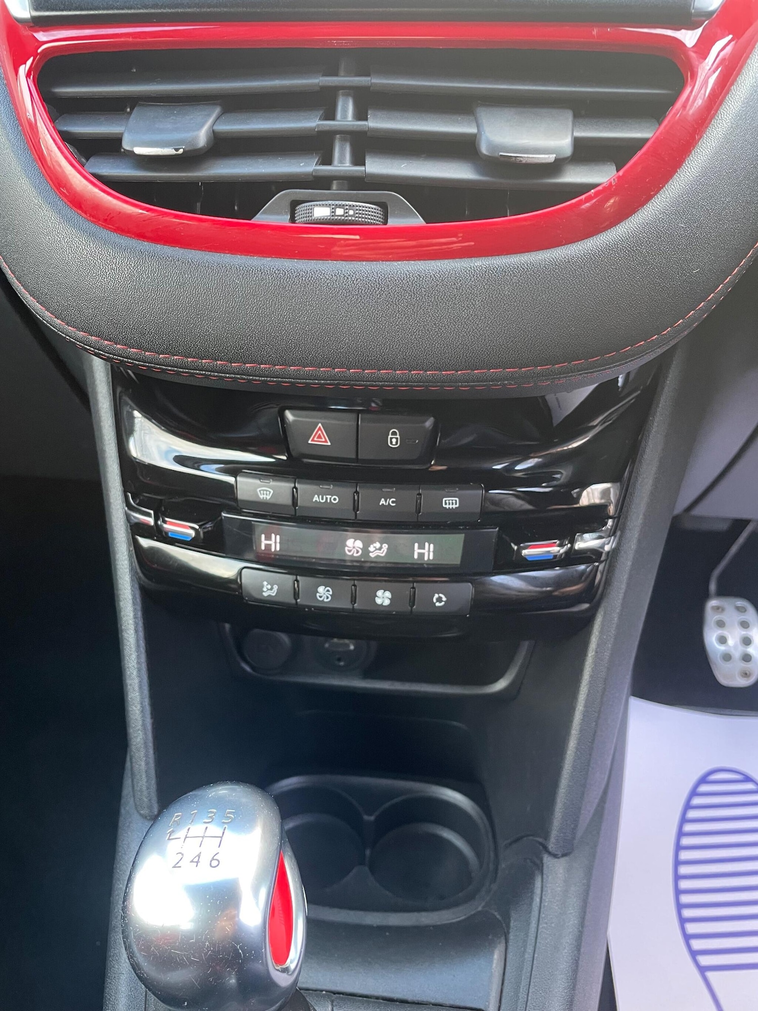 Used Peugeot 208 2013 for sale - 76802163: Photo 24