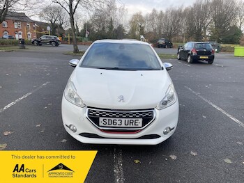 Used Peugeot 208 2013 for sale - 76802163: Photo
