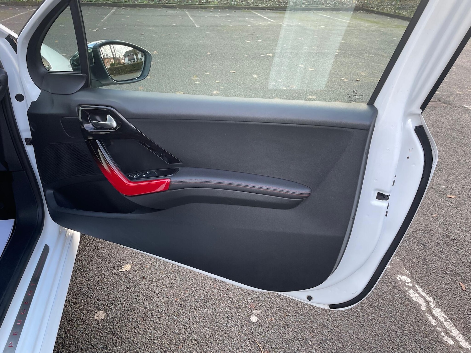 Used Peugeot 208 2013 for sale - 76802163: Photo 30