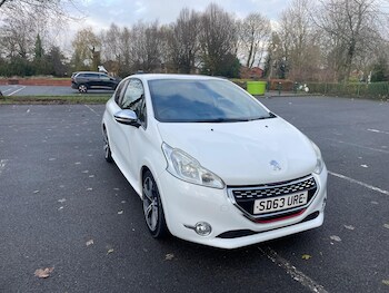 Used Peugeot 208 2013 for sale - 76802163: Photo